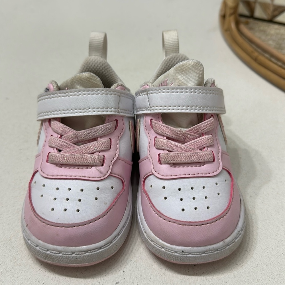 Nike Dunks size 3.5